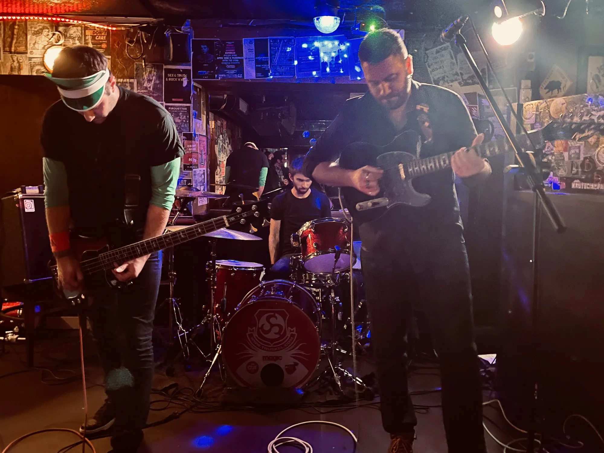 DAKINIZ live at TRUSKEL